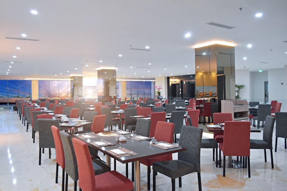 Platinum Hotel & Convention Hall Balikpapan Eksteriør bilde