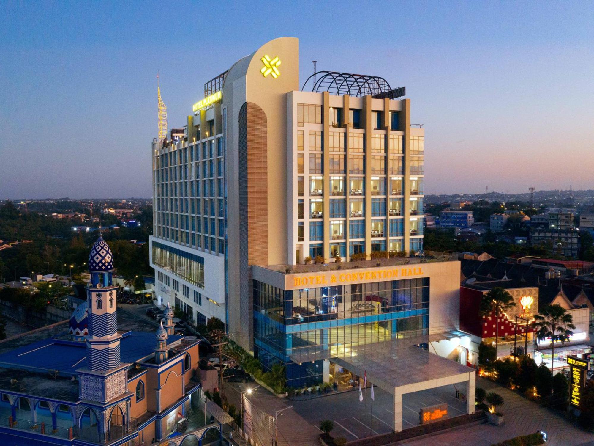 Platinum Hotel & Convention Hall Balikpapan Eksteriør bilde