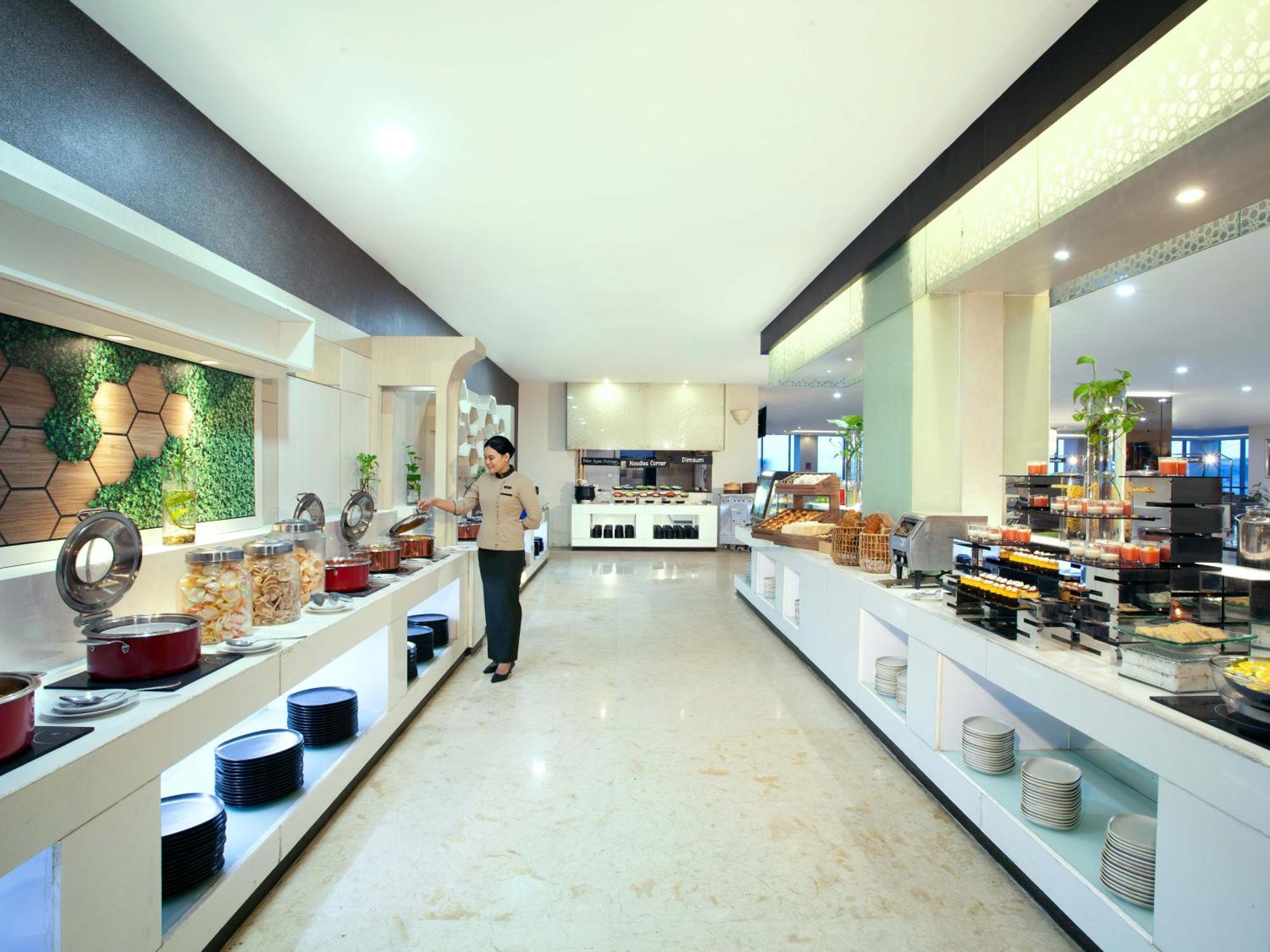 Platinum Hotel & Convention Hall Balikpapan Eksteriør bilde