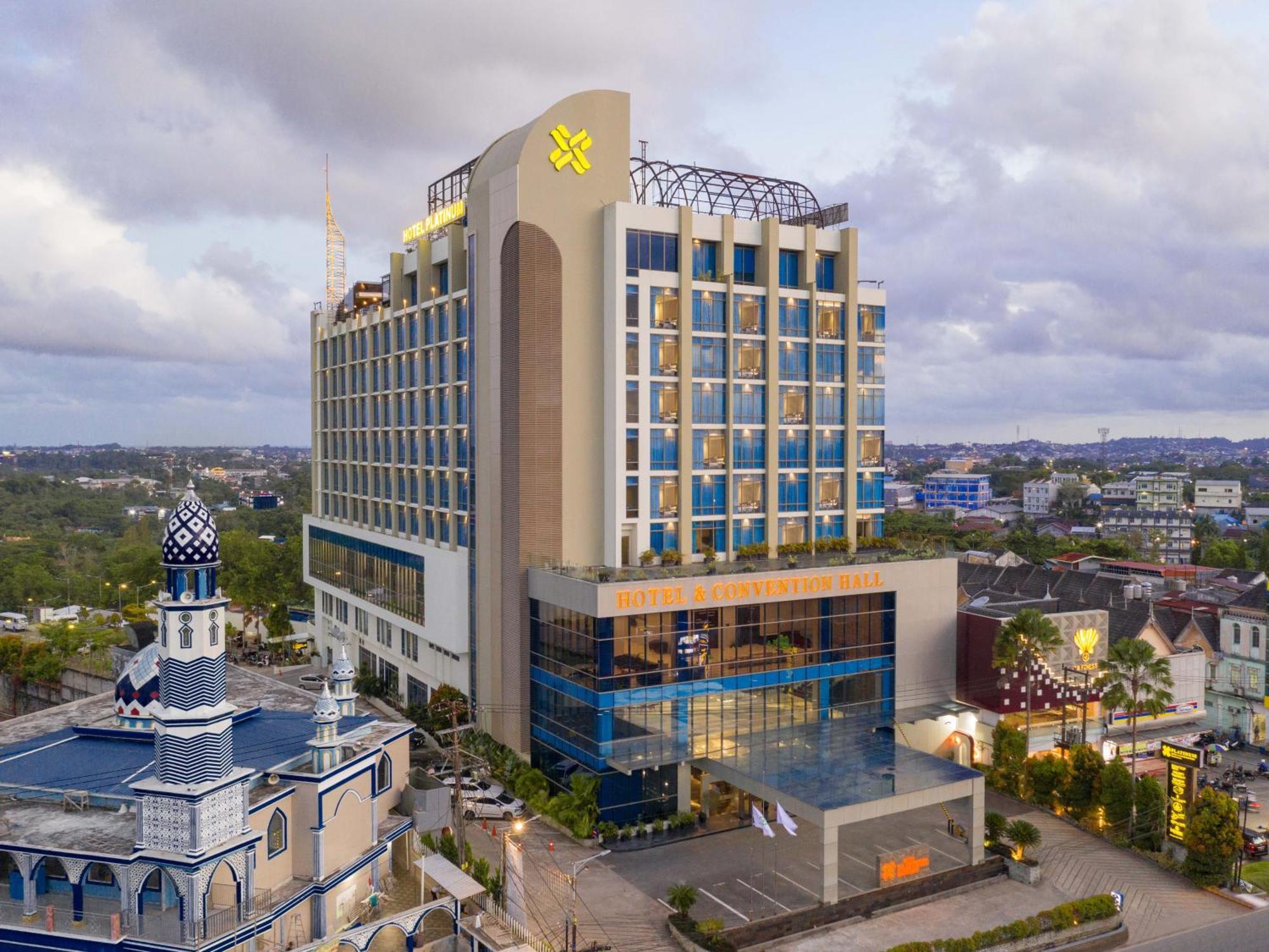 Platinum Hotel & Convention Hall Balikpapan Eksteriør bilde